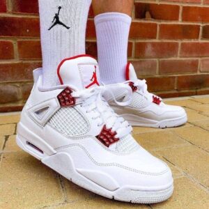 Air-Jordan-4-Retro-Metallic-Red-White-University-40_5.jpeg