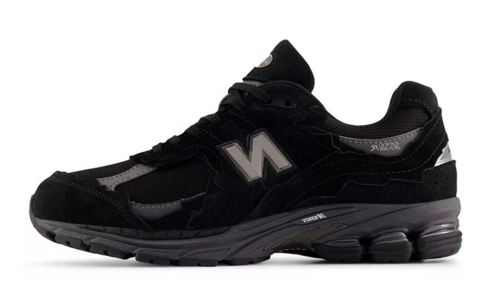 New Balance 2002R Gore-Tex Protection Pack Black