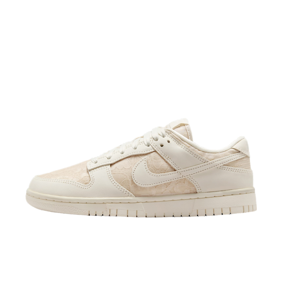 Nike Dunk Low Lace Soft Pearl (Mulher)