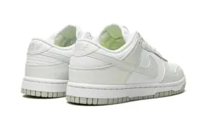 baskets-dunk-low-next-nature-white-mint-pour-homme-et-femme-disponible-sur-kikikickz-950387_800x.jpg