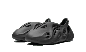 yeezy-foam-rnr-onyx-sneakerhype-2