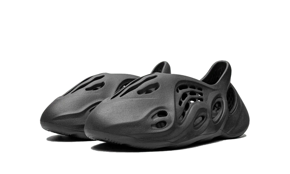 yeezy-foam-rnr-onyx-sneakerhype-2