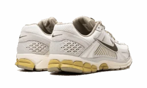 Nike Zoom Vomero 5 Light Bone Medium Olive
